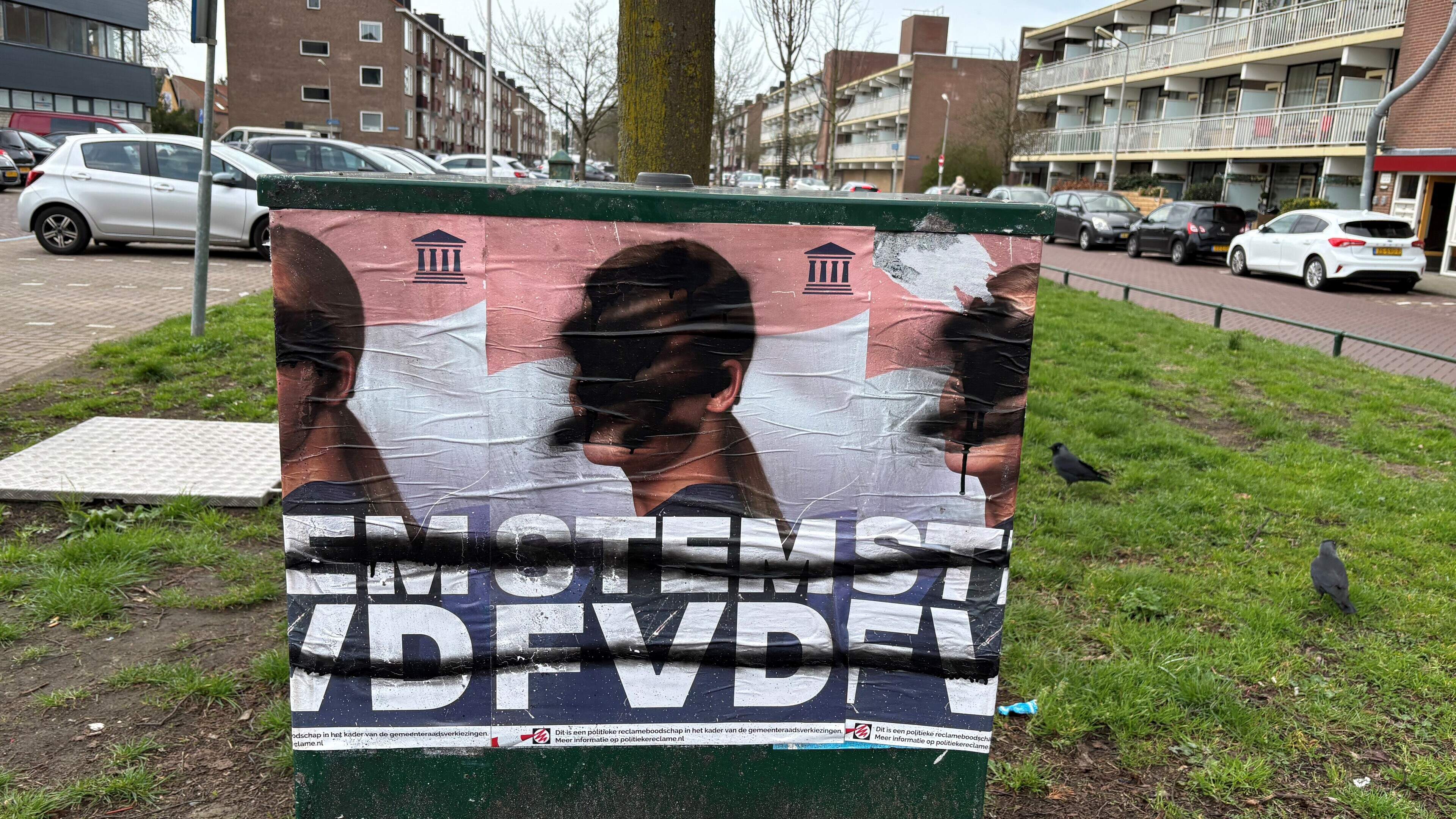 Velsen municipality to report vandalism and illegal election postering; FVD signs targeted