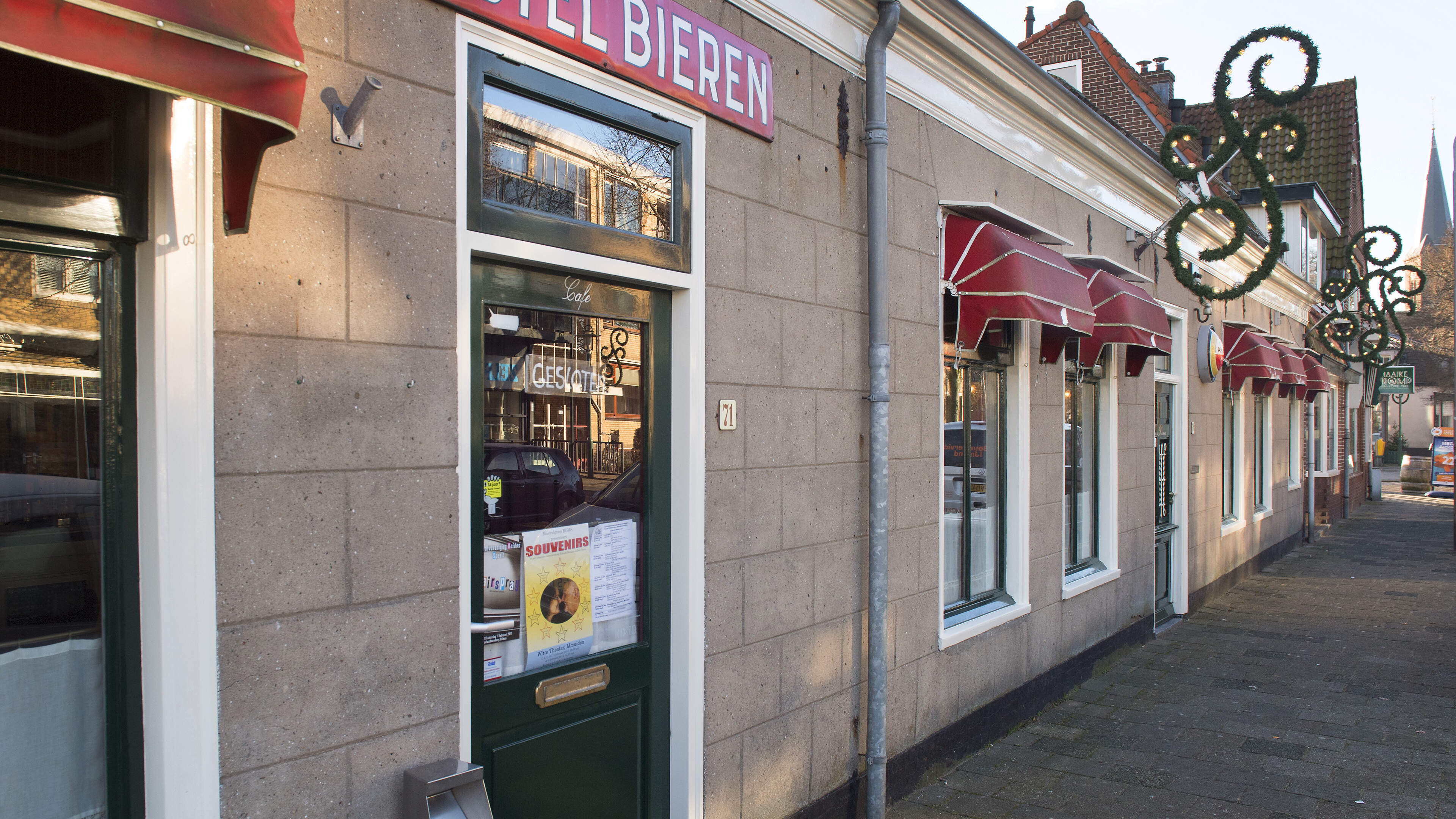 Elvis tribute band Calling Elvis plays at Biercafé Middeloo in Driehuis