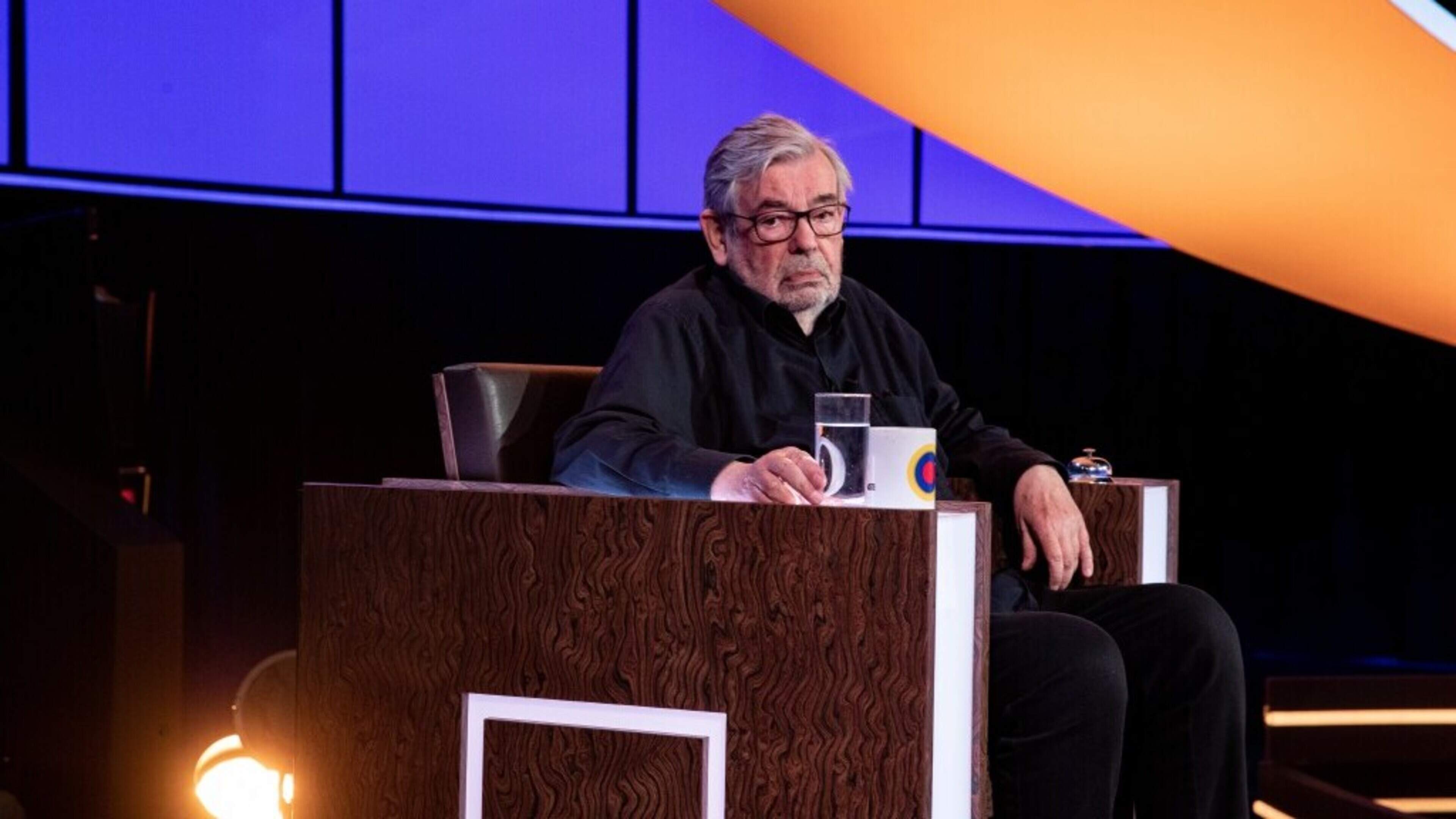 Maarten van Rossem to give theater lecture in IJmuiden