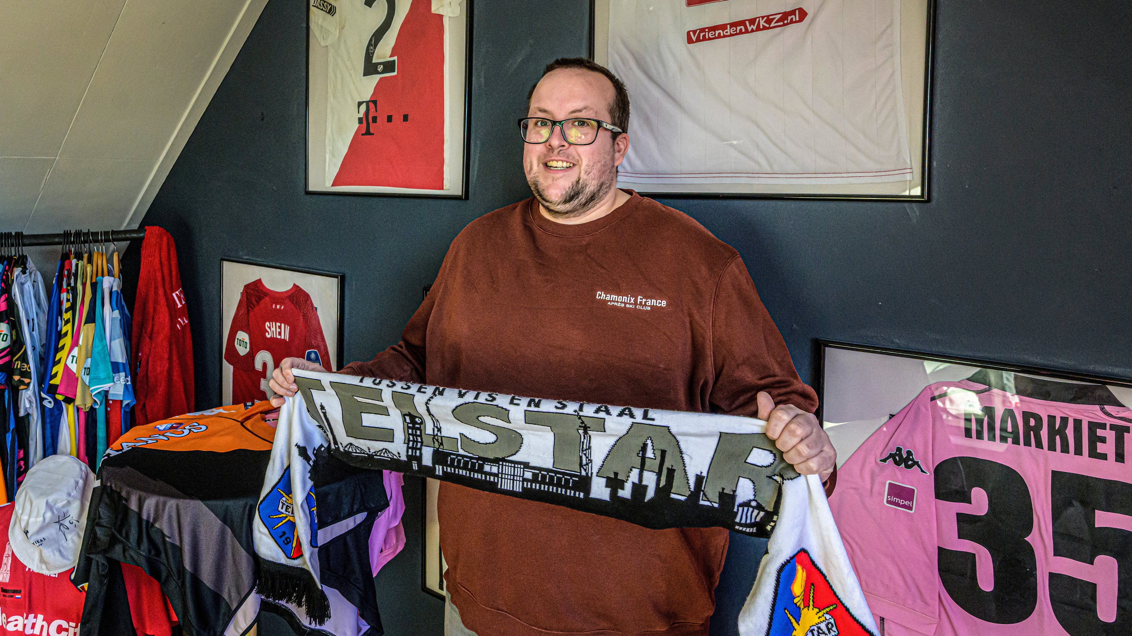 Diehard FC Utrecht fan and shirt collector Remco moved west for his wife and now also sings for the White Lions: ‘Humpa, humpa, humpa, tetete’