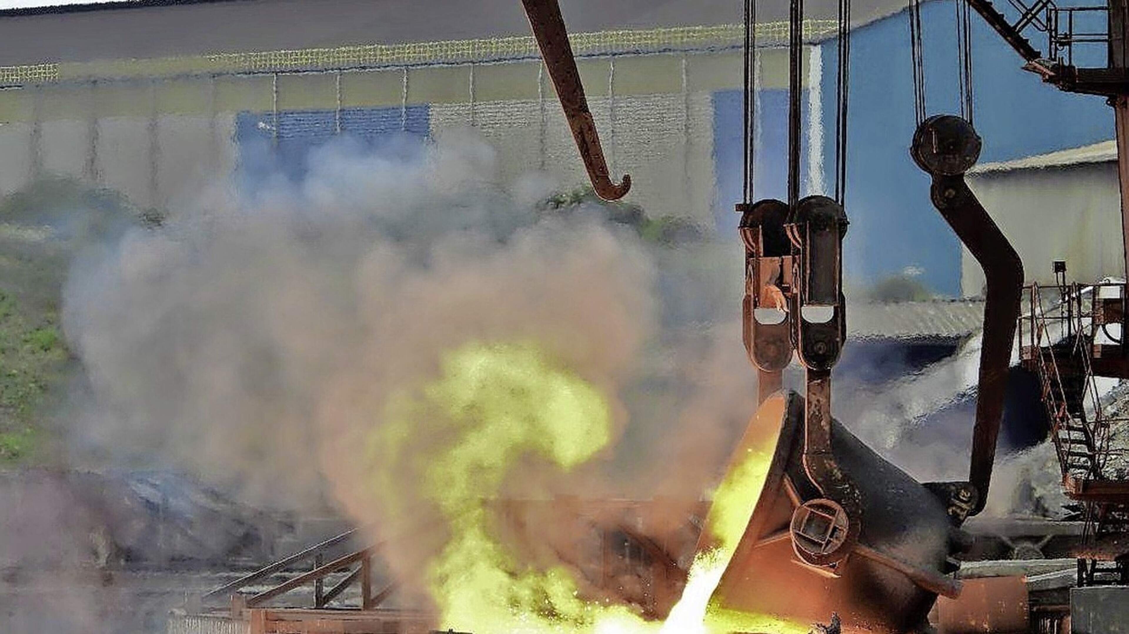 Ten reports of loud bangs at Harsco processing plant