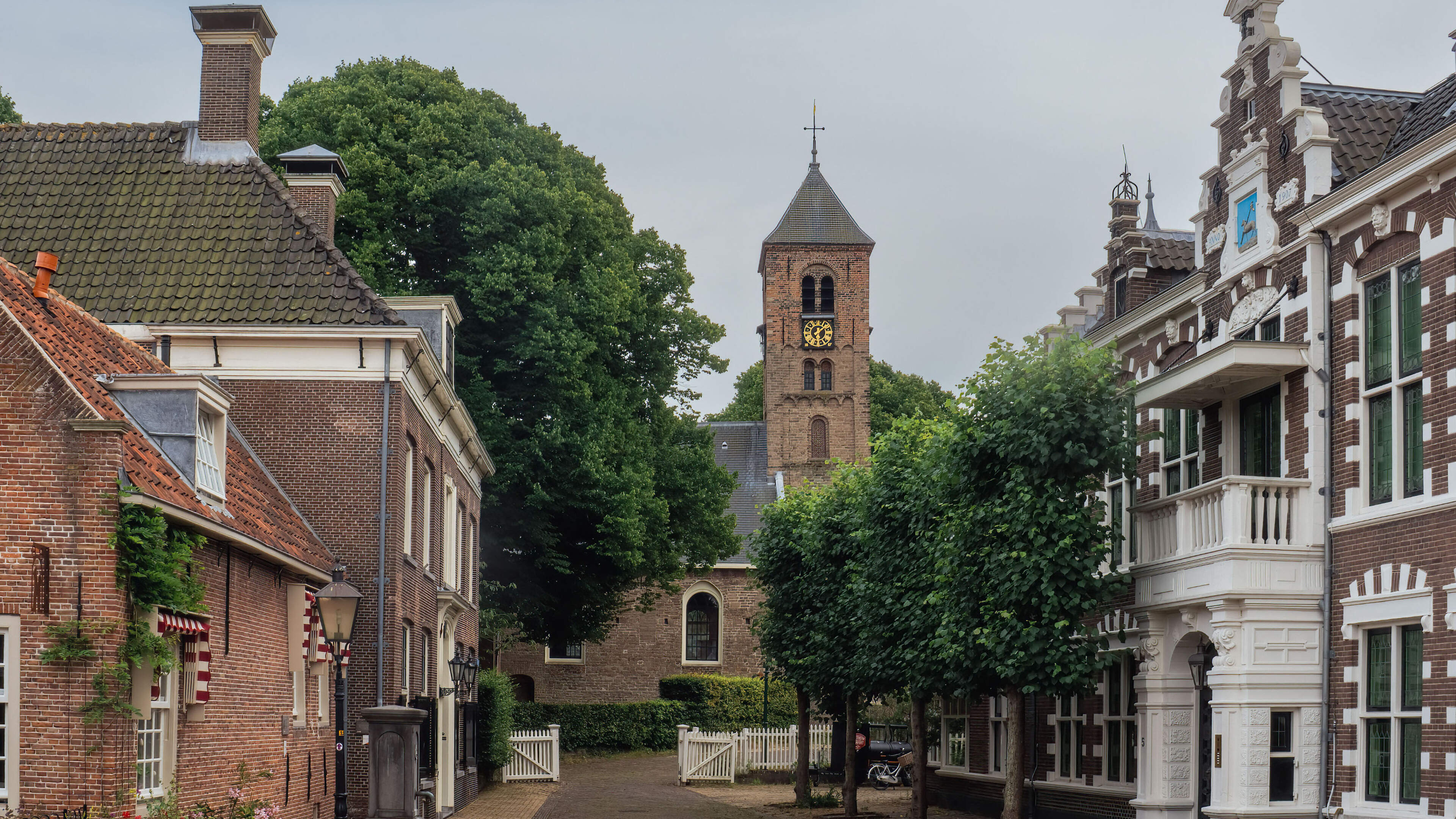 Guided tour of Old Velsen on Sunday, May 10