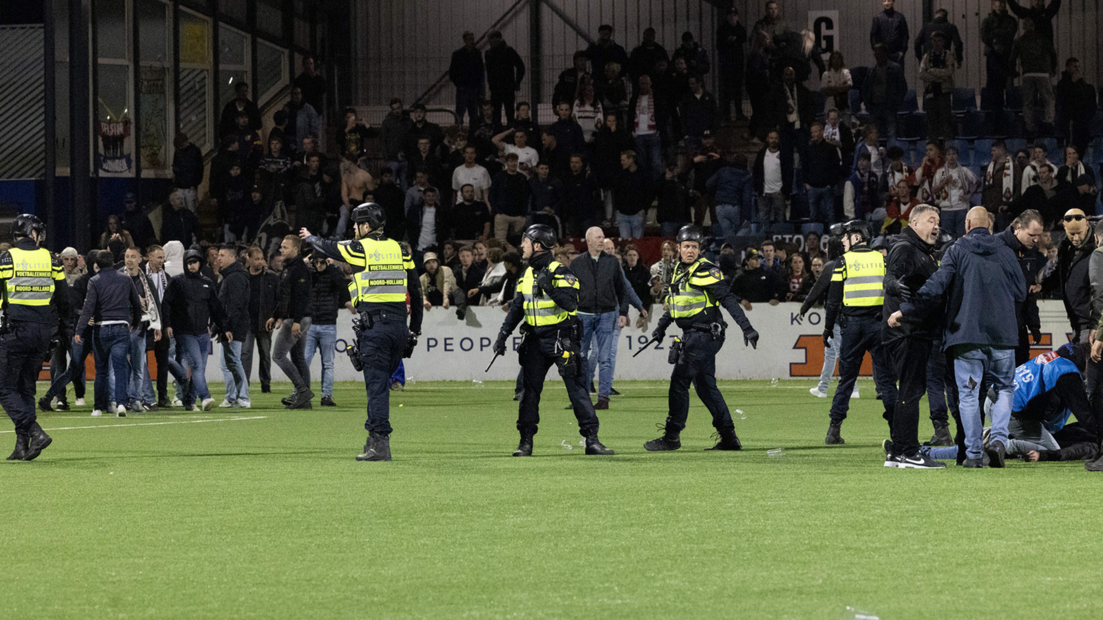 Four witnesses questioned over violence after Telstar-FC Den Bosch match: ‘I am being portrayed as an organized hooligan in the police investigation’
