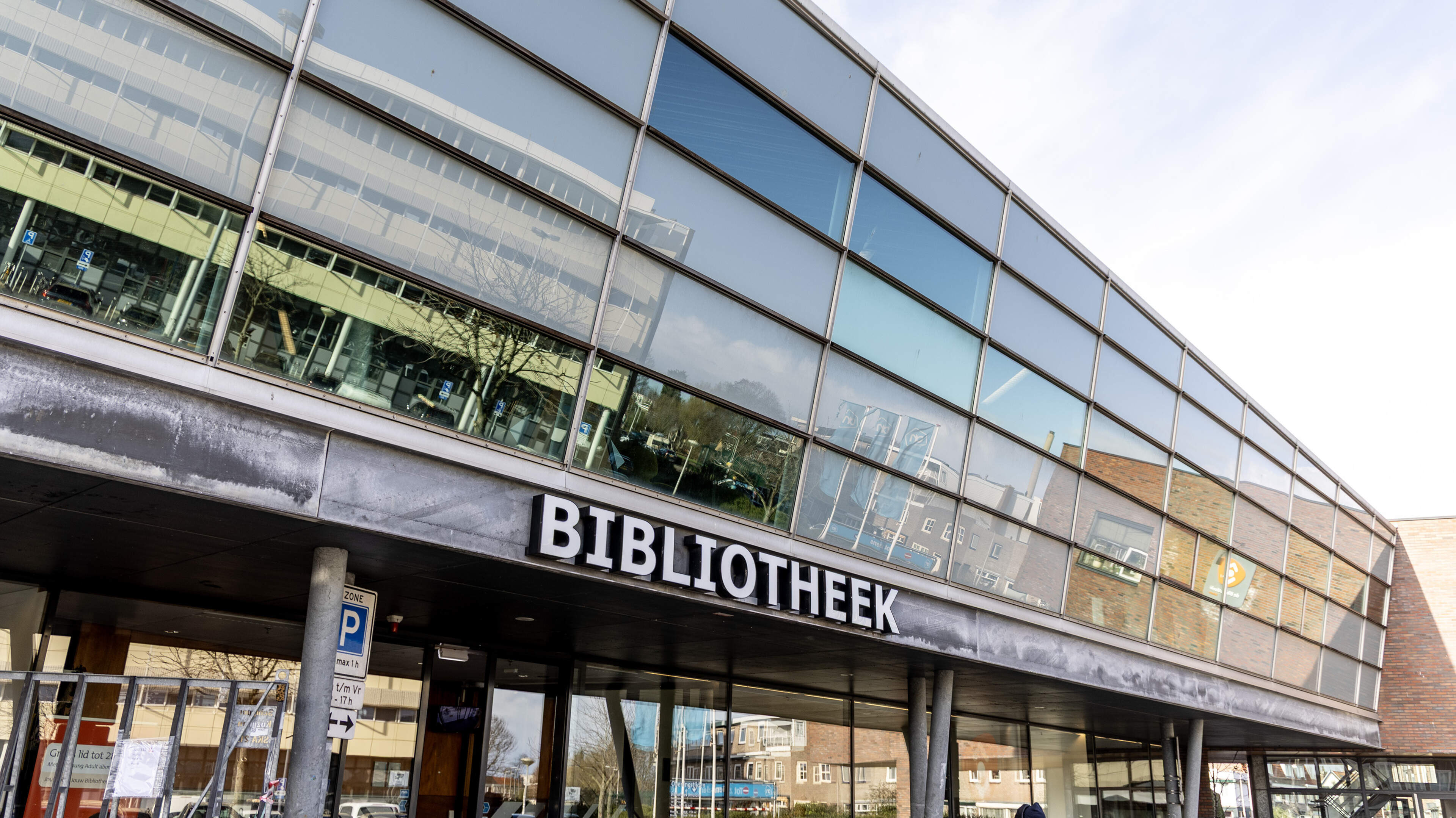 Train travel takes center stage at Velsen library
