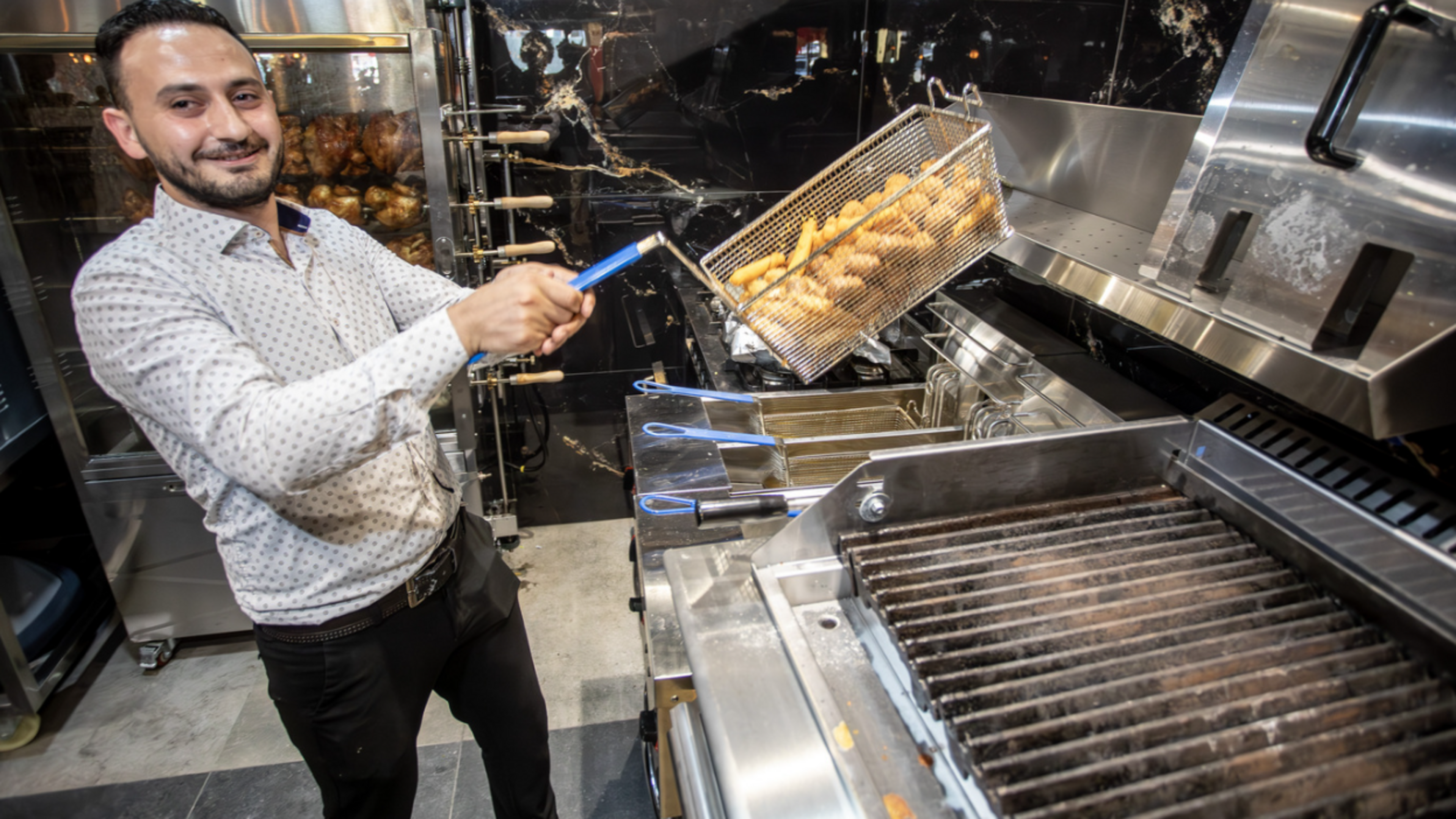 Hussein has mixed feelings after selling his IJmuiden steakhouse: 'In life you will sometimes fail, try again and maybe fail again'